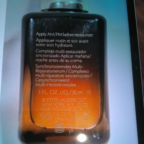 Estee Lauder Advanced Night Repair Serum - Black and Silver - Picture 2 of 2